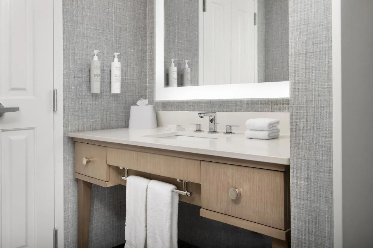 Homewood Suites By Hilton 德斯廷 3*,