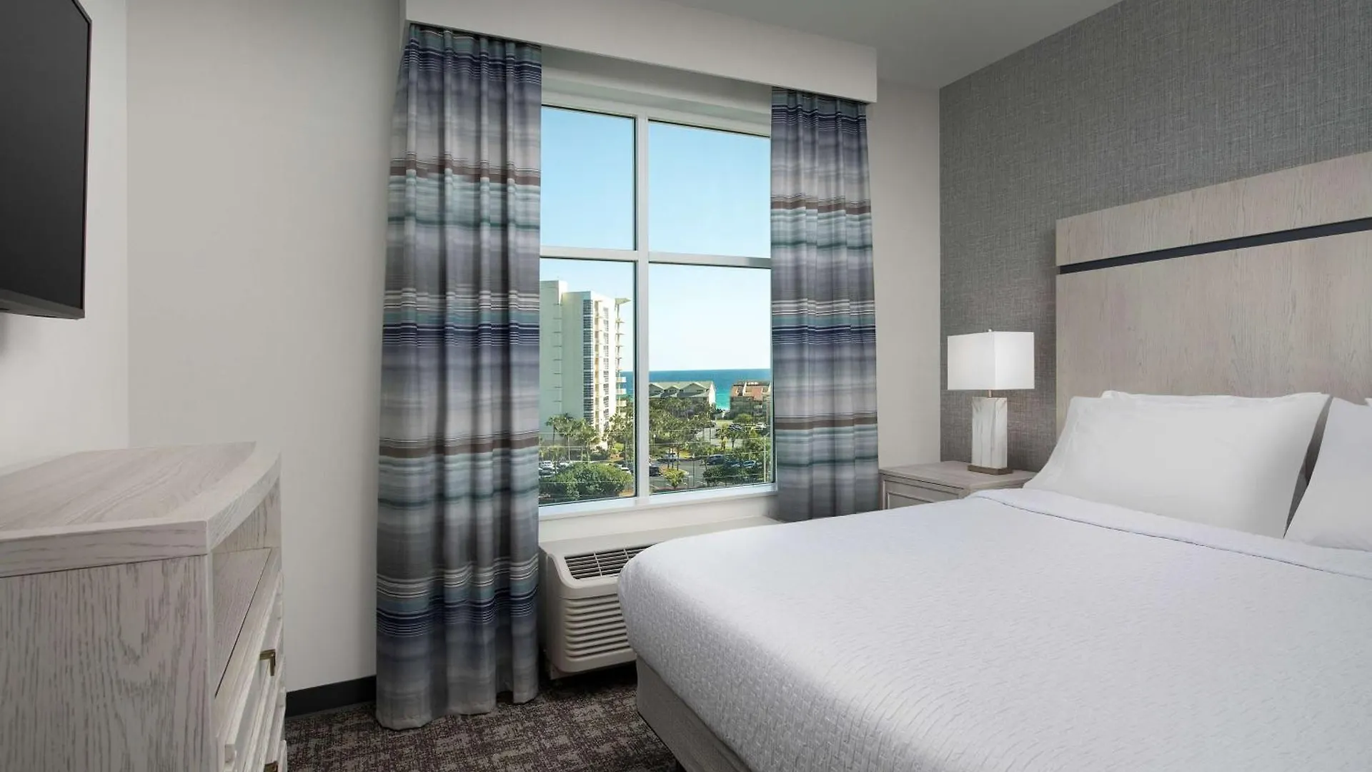 Homewood Suites By Hilton 德斯廷 酒店